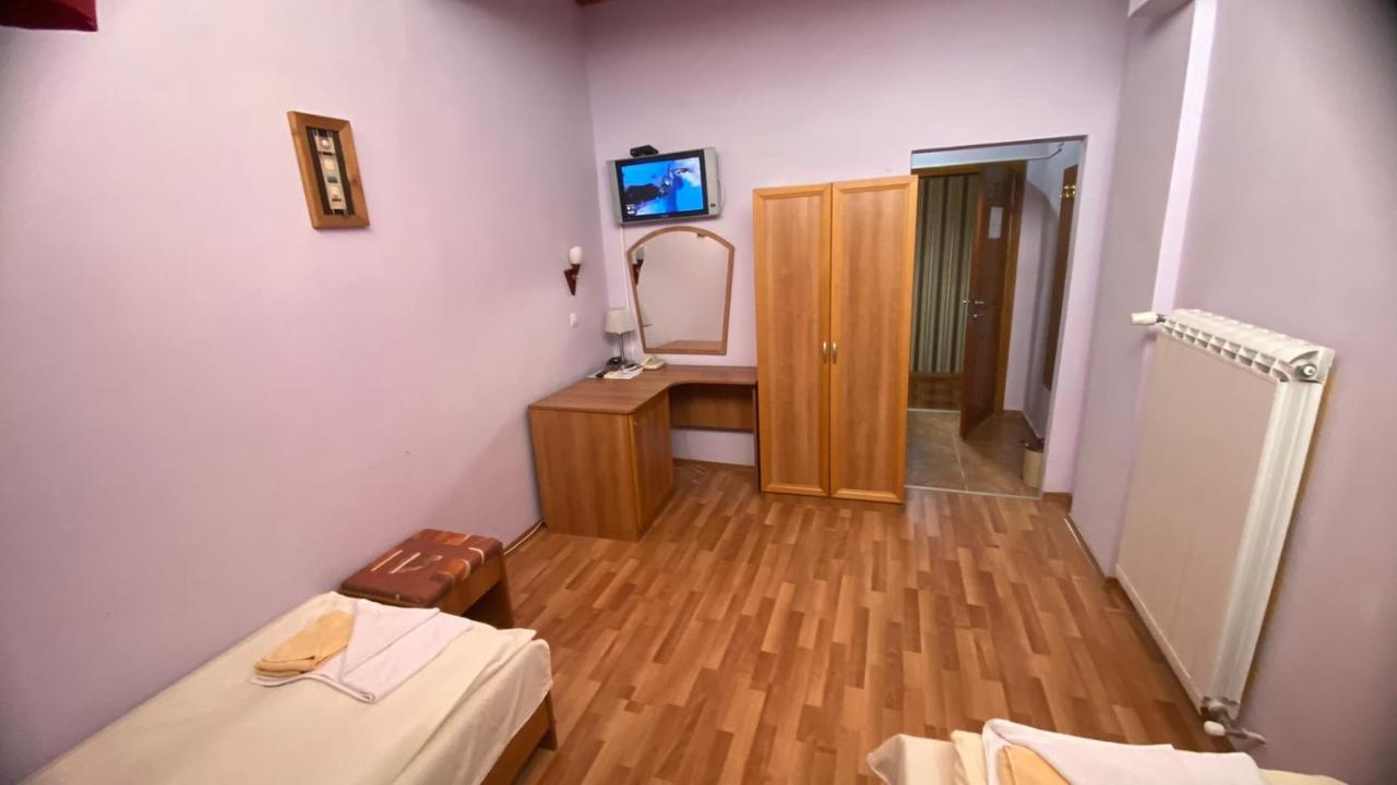 Хотел Галина Палас Srem Camera foto